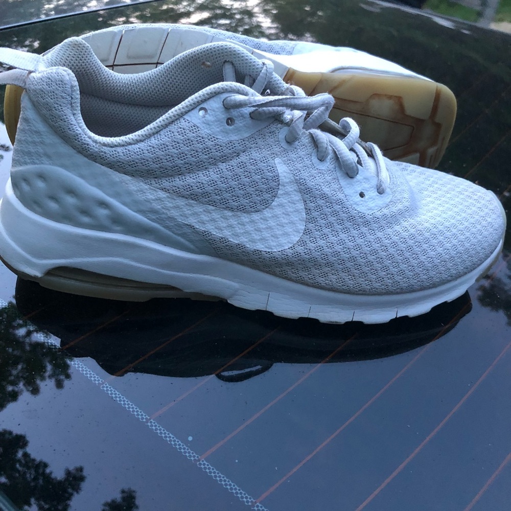 grey nike air max